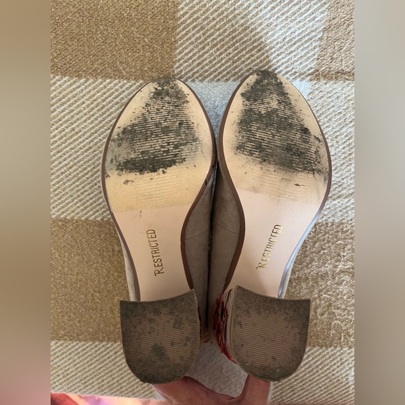 Restricted Chunky Embroidered Heels - Picture 4 of 6